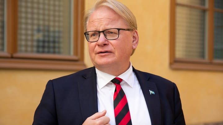 Hultqvist leder försvarsutskottet